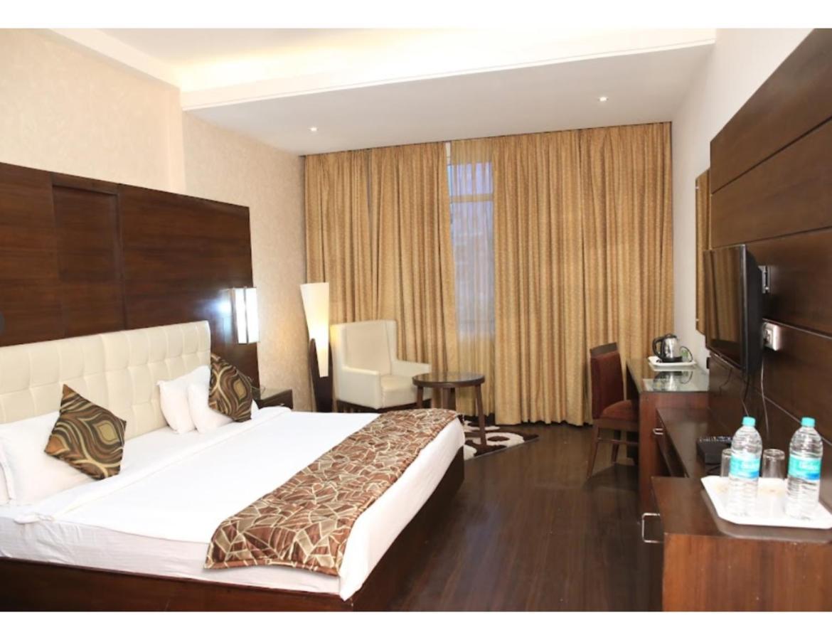 Amr Hotel, Katra Katra  Ngoại thất bức ảnh